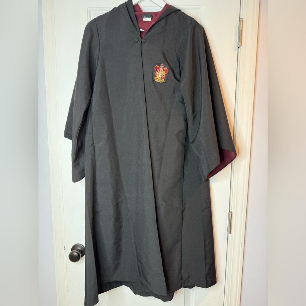 Adult Gryffindor Cloak Straight from Universal Studios 🎃 XXS